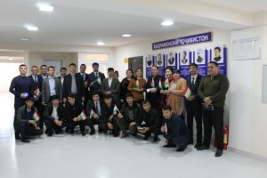 IMG_40111-300x200 БА ЗЕРИ ПАРЧАМИ ТУ САФ КАШИДАЕМ...