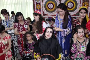 IMG_0937-300x200 ГУЛДУХТАРОНИ НАВРӮЗ